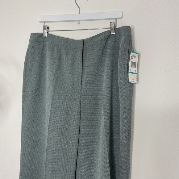 PLUS NWT Anne Klein Pants - Picture 2 of 6